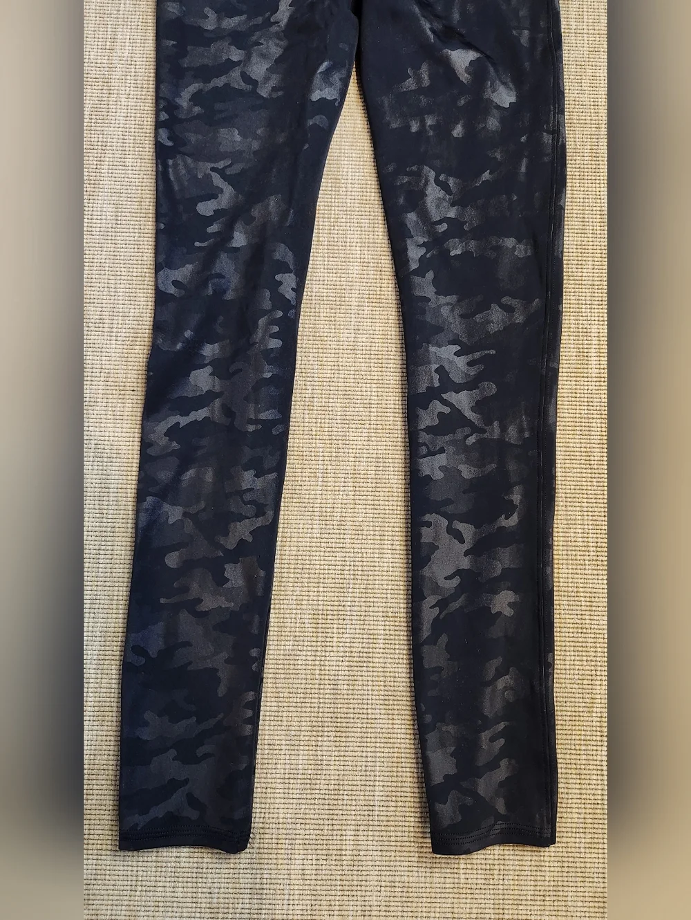 Spanx Black Camo Leggings M - Picture 8 of 11